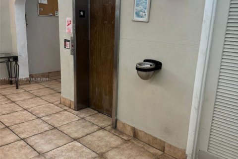 Copropriété à vendre à Lauderhill, Floride: 2 chambres, 91.04 m2 № 1978223 - photo 13