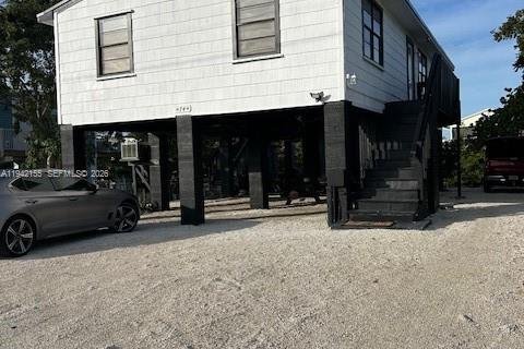 House in Big Pine Key, Florida 2 bedrooms, 107.02 sq.m. № 1999079 - photo 2