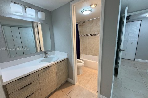 Condominio en alquiler en Davie, Florida, 2 dormitorios, 87.33 m2 № 1991057 - foto 28
