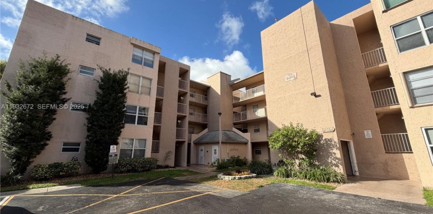 Condominio en Davie, Florida, 2 dormitorios  № 1991057