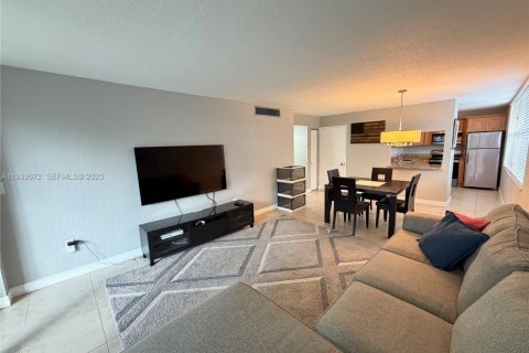 Condominio en alquiler en Davie, Florida, 2 dormitorios, 87.33 m2 № 1991057 - foto 6