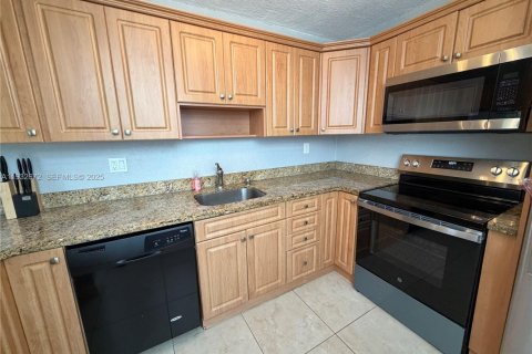 Condominio en alquiler en Davie, Florida, 2 dormitorios, 87.33 m2 № 1991057 - foto 12