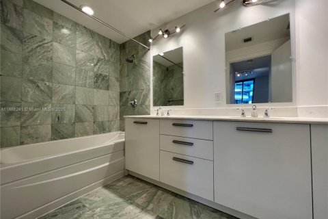Condominio en alquiler en Miami, Florida, 2 dormitorios, 118.73 m2 № 1979327 - foto 10
