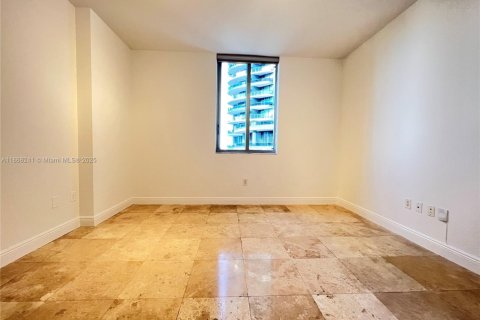 Condominio en alquiler en Miami, Florida, 2 dormitorios, 118.73 m2 № 1979327 - foto 13