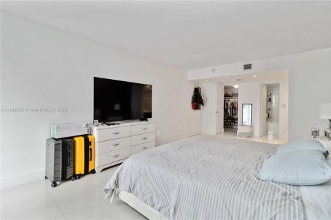 Copropriété à vendre à Sunny Isles Beach, Floride: 2 chambres, 123.65 m2 № 1892814 - photo 19