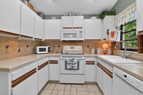 Villa ou maison à vendre à Kissimmee, Floride: 3 chambres, 114.92 m2 № 2418777 - photo 12