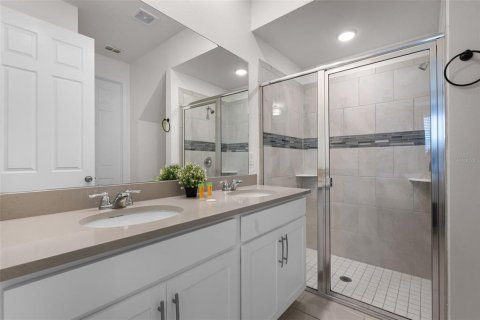 Touwnhouse à vendre à Kissimmee, Floride: 5 chambres, 212.1 m2 № 2437189 - photo 13
