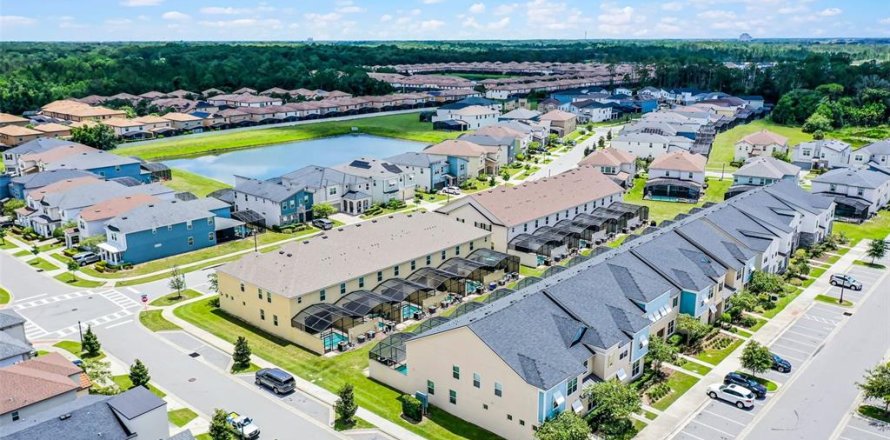 Touwnhouse à SOLARA RESORT à Kissimmee, Floride 5 chambres, 212.1 m2 № 2437189