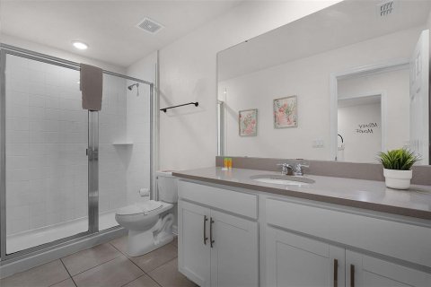 Touwnhouse à vendre à Kissimmee, Floride: 5 chambres, 212.1 m2 № 2437189 - photo 24