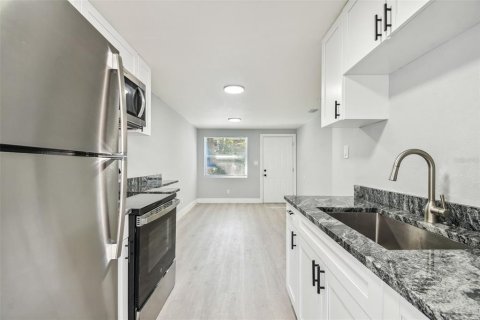 Apartamento en alquiler en Tampa, Florida, 2 dormitorios, 104.7 m2 № 1564814 - foto 13