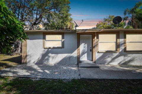 Apartamento en alquiler en Tampa, Florida, 2 dormitorios, 104.7 m2 № 1564814 - foto 1