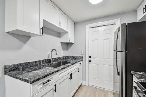 Apartamento en alquiler en Tampa, Florida, 2 dormitorios, 104.7 m2 № 1564814 - foto 12