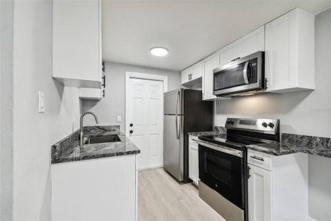 Apartamento en alquiler en Tampa, Florida, 2 dormitorios, 104.7 m2 № 1564814 - foto 20