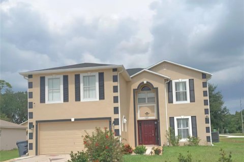 Villa ou maison à Poinciana, Floride 4 chambres, 259.85 m2 № 2376772