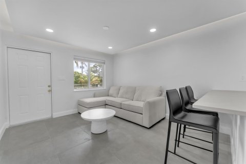 Appartement à louer à Deerfield Beach, Floride: 2 chambres, 83.61 m2 № 2147265 - photo 2