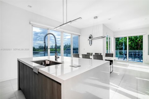 Condominio en venta en Hollywood, Florida, 3 dormitorios № 2077825 - foto 16