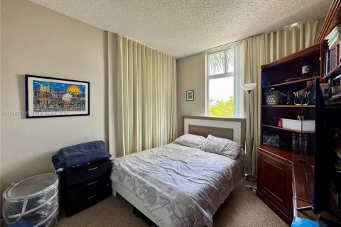 Condo in Doral, Florida, 3 bedrooms  № 1736092 - photo 18