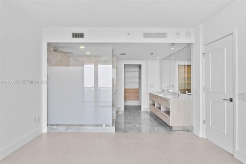 Copropriété à vendre à Miami, Floride: 3 chambres, 151.8 m2 № 2066237 - photo 17