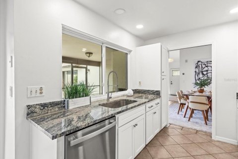 House in Tampa, Florida 3 bedrooms, 148.27 sq.m. № 1904080 - photo 23