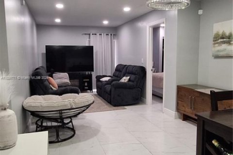 Copropriété à louer à Lauderhill, Floride: 1 chambre, 92.9 m2 № 1823643 - photo 14