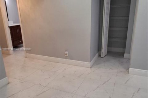 Copropriété à louer à Lauderhill, Floride: 1 chambre, 92.9 m2 № 1823643 - photo 24