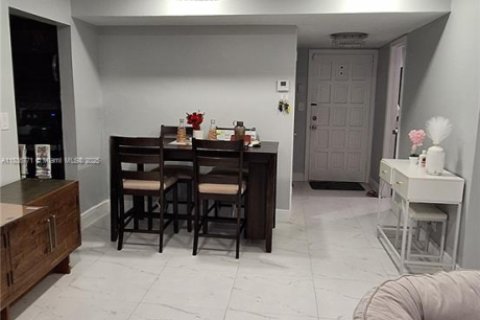 Copropriété à louer à Lauderhill, Floride: 1 chambre, 92.9 m2 № 1823643 - photo 15