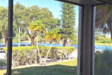 Copropriété à louer à Lauderhill, Floride: 1 chambre, 92.9 m2 № 1823643 - photo 25