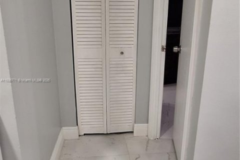 Copropriété à louer à Lauderhill, Floride: 1 chambre, 92.9 m2 № 1823643 - photo 21