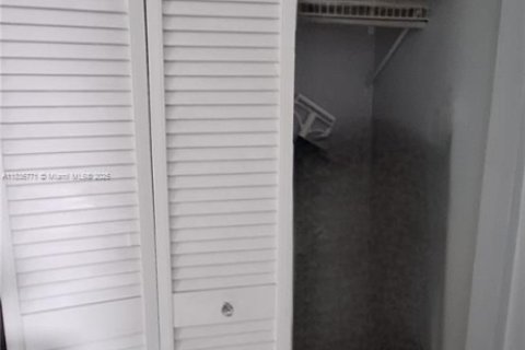 Copropriété à louer à Lauderhill, Floride: 1 chambre, 92.9 m2 № 1823643 - photo 10