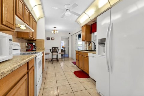 Casa en venta en Port Charlotte, Florida, 3 dormitorios, 127.55 m2 № 1913179 - foto 11