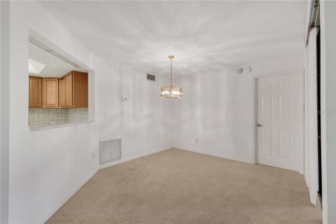 Condo in Orlando, Florida, 2 bedrooms  № 1843971 - photo 8