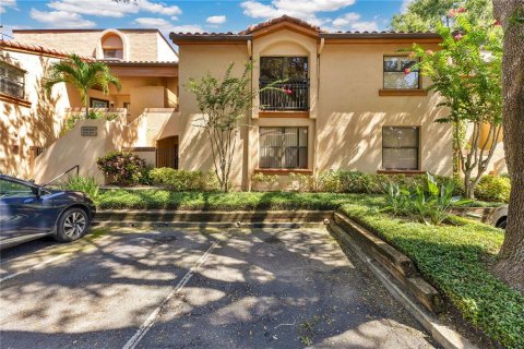Condo in Orlando, Florida, 2 bedrooms  № 1843971 - photo 1