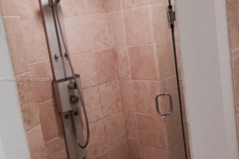Condominio en alquiler en Sunny Isles Beach, Florida, 1 dormitorio, 84.91 m2 № 2026333 - foto 3