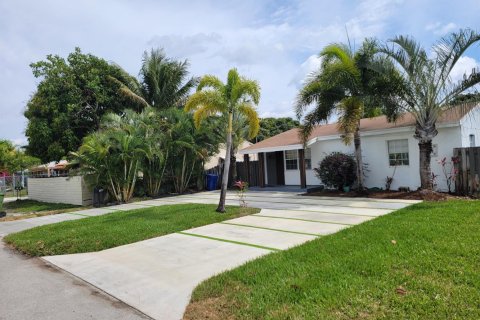 Villa ou maison à Fort Lauderdale, Floride 3 chambres, 114.46 m2 № 2146378