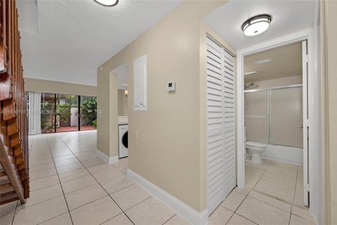 Touwnhouse à louer à Miami, Floride: 3 chambres, 147.9 m2 № 1998263 - photo 6
