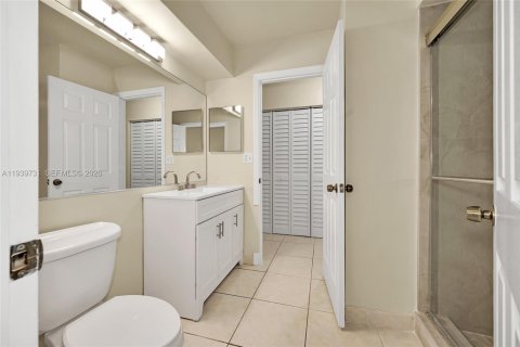 Touwnhouse à louer à Miami, Floride: 3 chambres, 147.9 m2 № 1998263 - photo 23