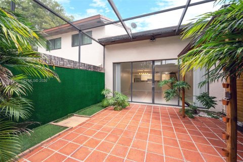 Touwnhouse à louer à Miami, Floride: 3 chambres, 147.9 m2 № 1998263 - photo 17