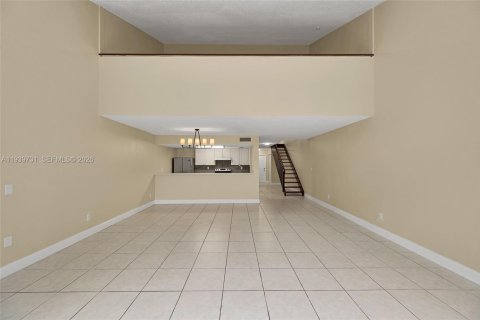 Touwnhouse à louer à Miami, Floride: 3 chambres, 147.9 m2 № 1998263 - photo 18