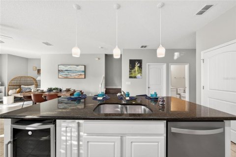 Townhouse in Davenport, Florida 5 bedrooms, 228.54 sq.m. № 2097466 - photo 14