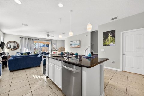 Townhouse in Davenport, Florida 5 bedrooms, 228.54 sq.m. № 2097466 - photo 16