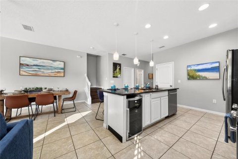 Townhouse in Davenport, Florida 5 bedrooms, 228.54 sq.m. № 2097466 - photo 17