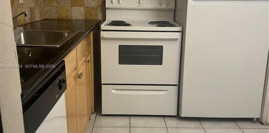 Condo à Hollywood, Floride, 1 chambre  № 2000936