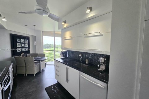 Condo in Lauderhill, Florida, 2 bedrooms  № 1776376 - photo 28