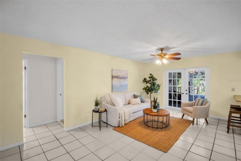 Villa ou maison à vendre à Palm Harbor, Floride: 4 chambres, 219.99 m2 № 1586656 - photo 21