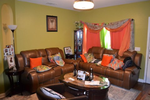 House in Kissimmee, Florida 4 bedrooms, 162.02 sq.m. № 2270605 - photo 3