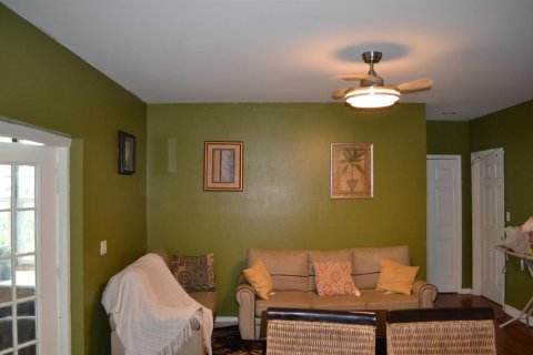 House in Kissimmee, Florida 4 bedrooms, 162.02 sq.m. № 2270605 - photo 4