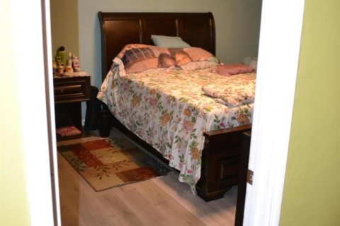 House in Kissimmee, Florida 4 bedrooms, 162.02 sq.m. № 2270605 - photo 5