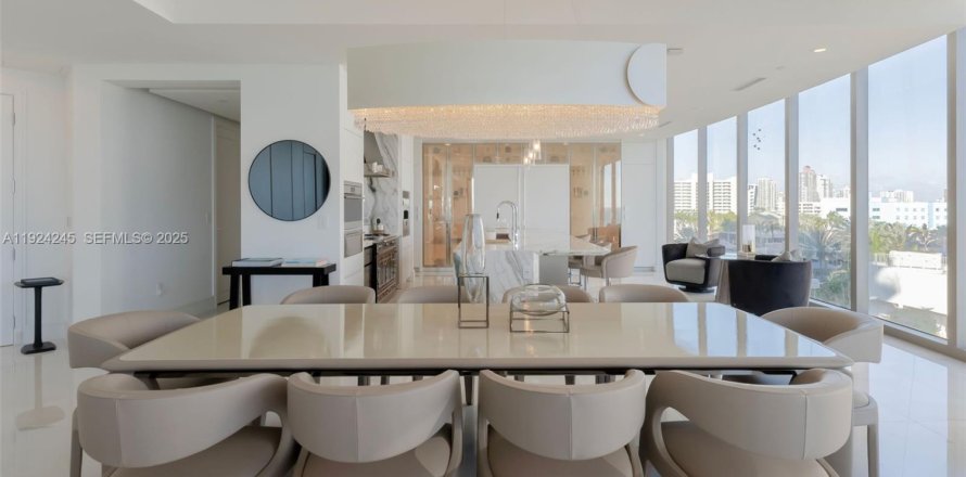 Condo à Sunny Isles Beach, Floride, 4 chambres № 2038861