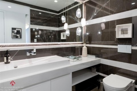 Copropriété à vendre à Sunny Isles Beach, Floride: 4 chambres, 407.38 m2 № 2038861 - photo 25