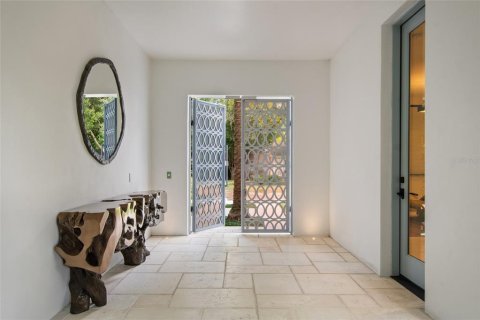 House in Winter Park, Florida 4 bedrooms, 388.42 sq.m. № 1917369 - photo 4